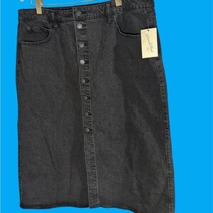 Universal Threads Black denim skirt NWT